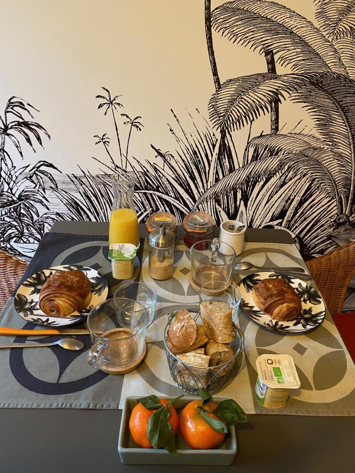 Maison M, Chambre Privee Acces Jardin Piscine Et Jacuzzi Pres De La Rochelle La Rochelle  Dış mekan fotoğraf